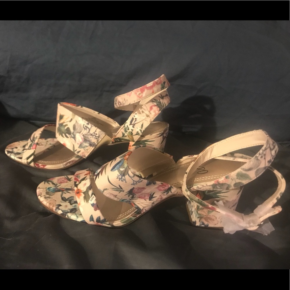 Brand New Floral Block Heals!!